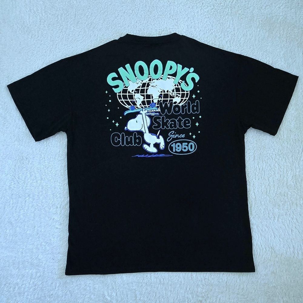 Peanutsπ₯β"Snoopy's Worldπ SkateπΉ Club" Graphic Teeπ - NWOT